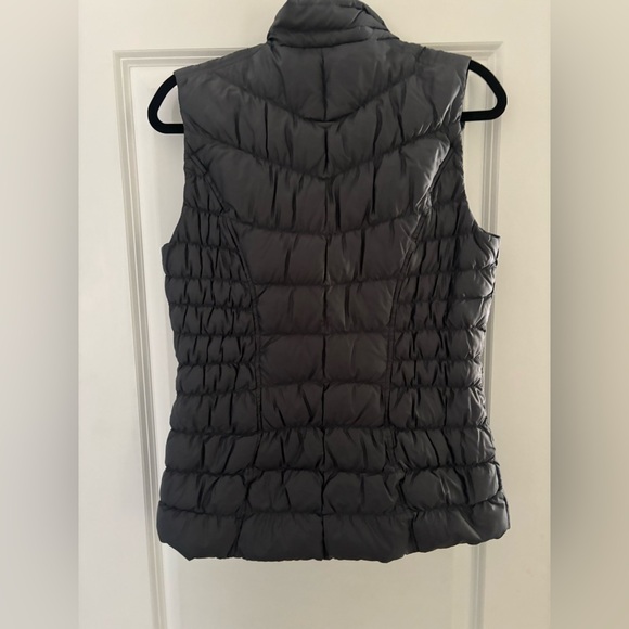 Athleta Downalicious Puffer Vest - Picture 3 of 3